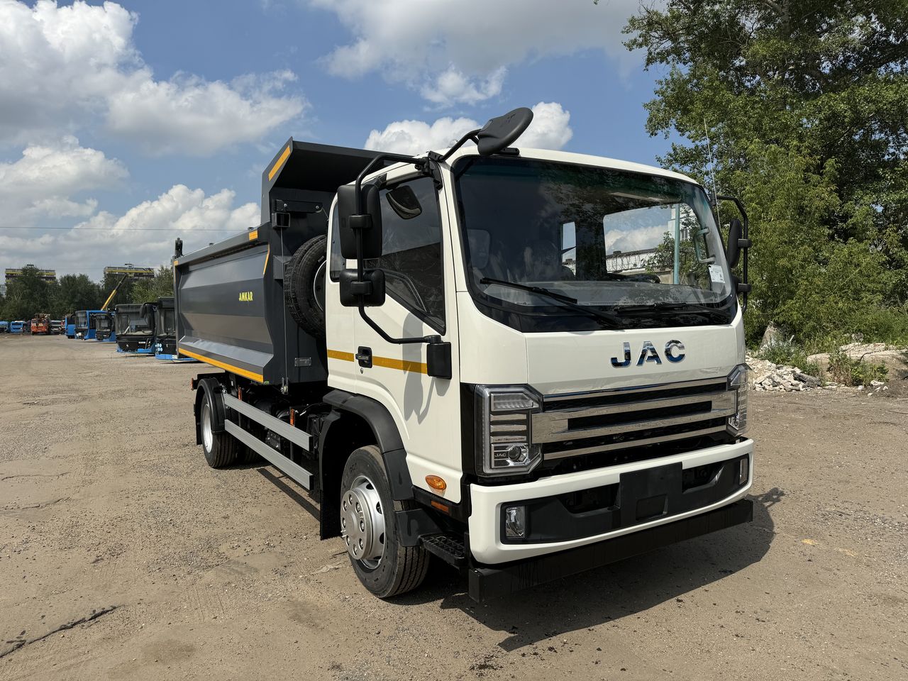 САМОСВАЛ JAC N120 (МРМ 12т ОБЪЁМ КУЗОВА 10 м³)